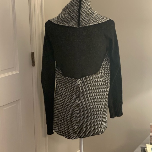 Sweater - Picture 2 of 3